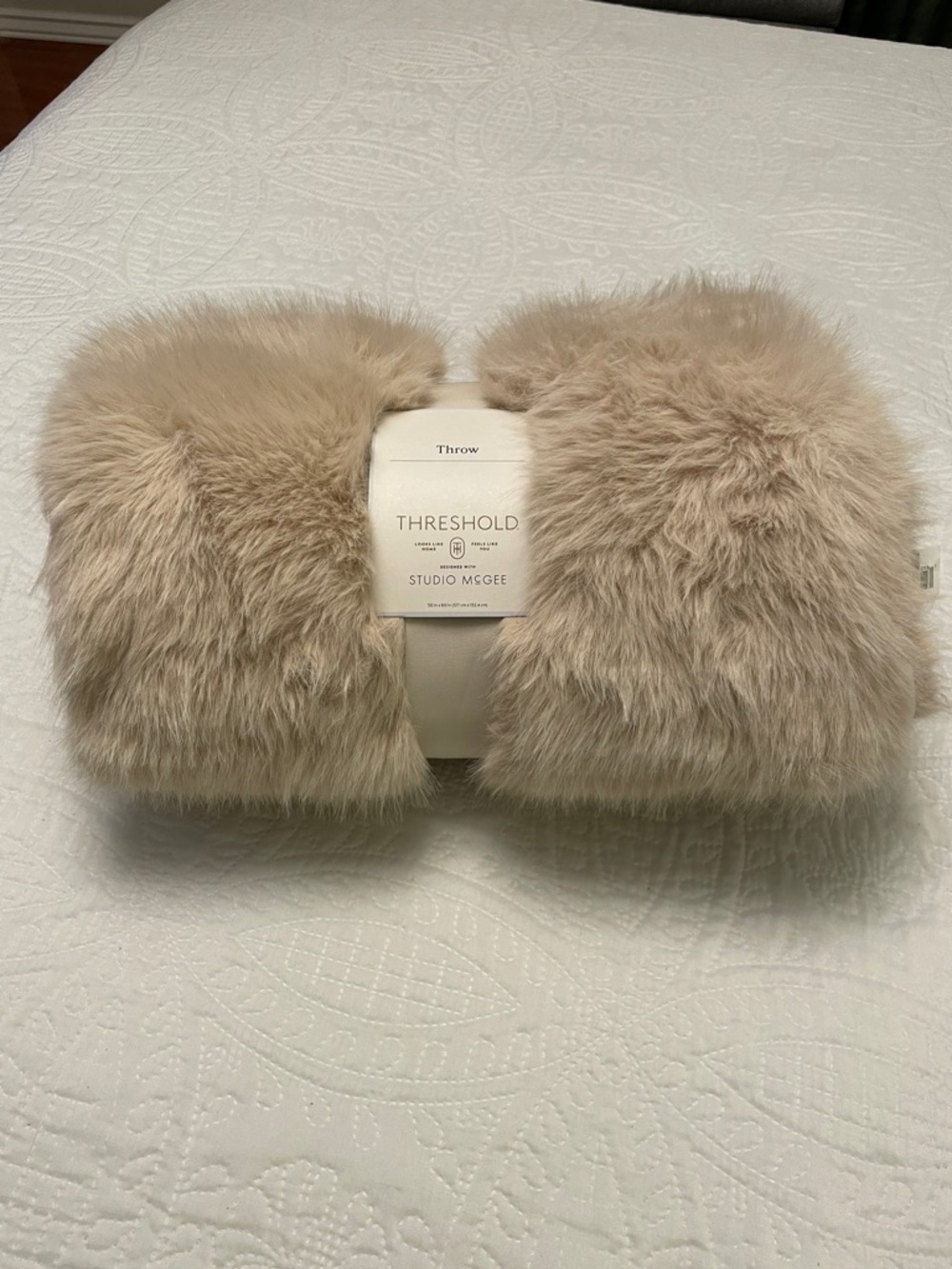 NWT THRESHOLD Designed with Studio McGee Lush Faux Fur Throw 50x60 Luxurious